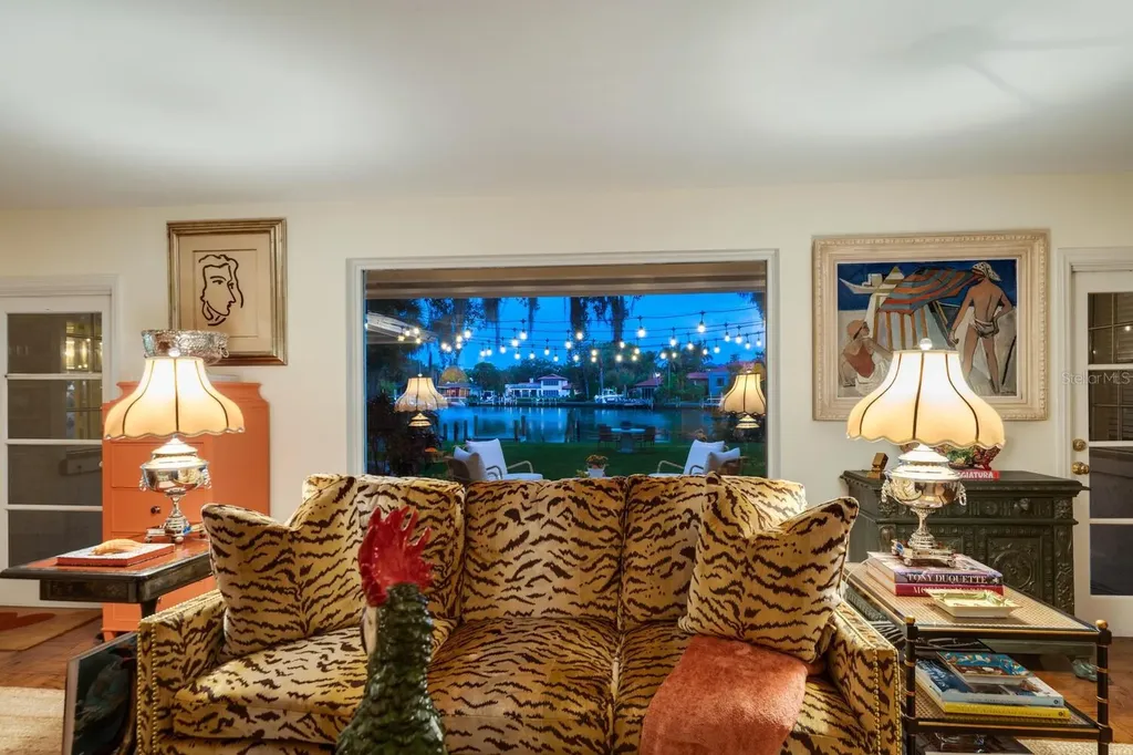 1542 Gulfview Drive Sarasota FL 34236