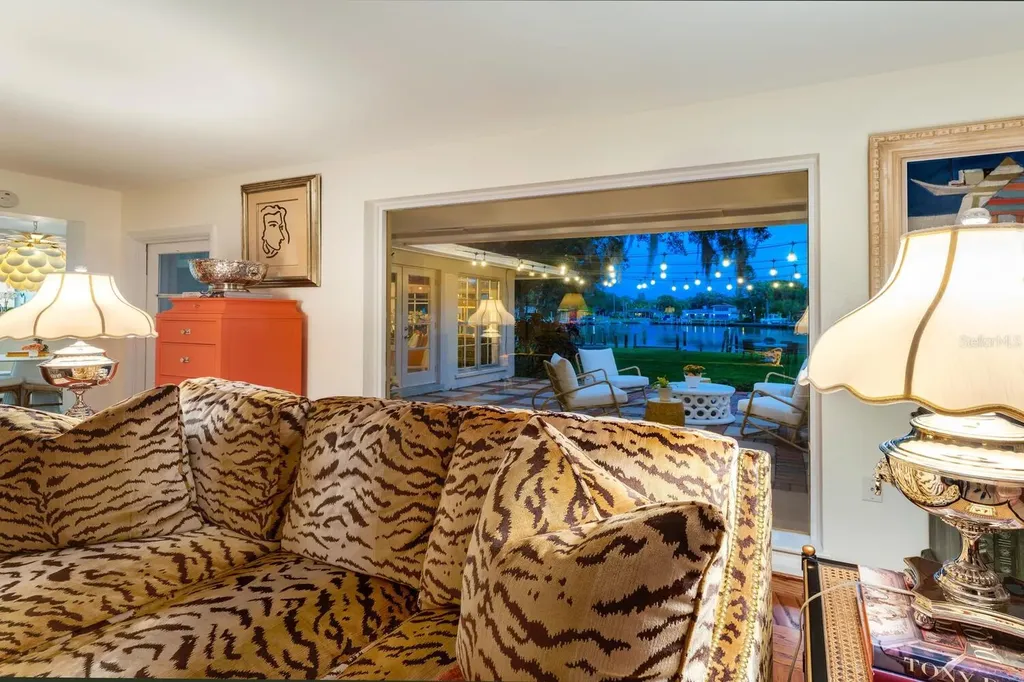 1542 Gulfview Drive Sarasota FL 34236