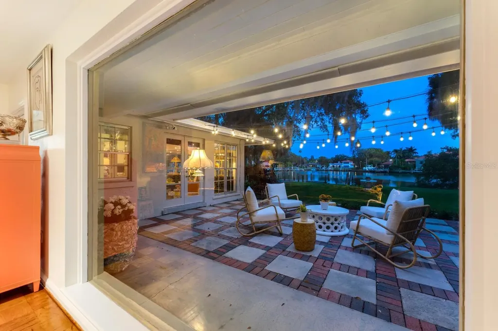 1542 Gulfview Drive Sarasota FL 34236