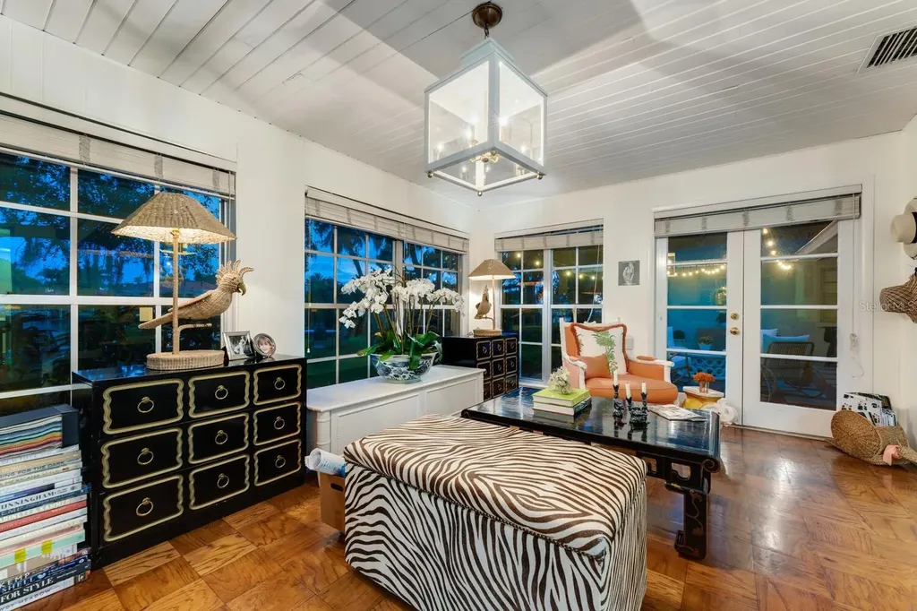 1542 Gulfview Drive Sarasota FL 34236