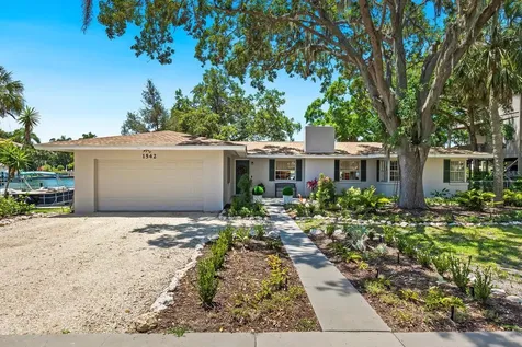 1542 Gulfview Drive Sarasota FL 34236