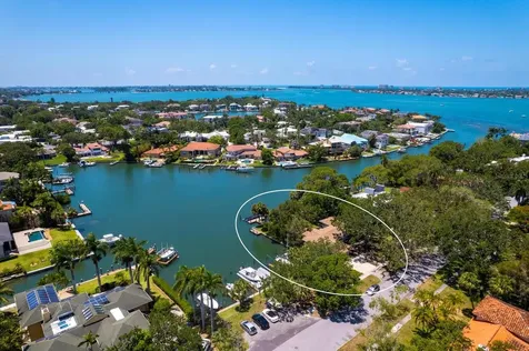 1542 Gulfview Drive Sarasota FL 34236