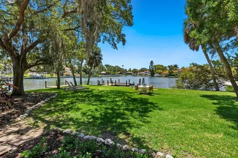 1542 Gulfview Drive Sarasota FL 34236