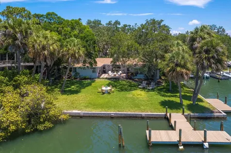 1542 Gulfview Drive Sarasota FL 34236