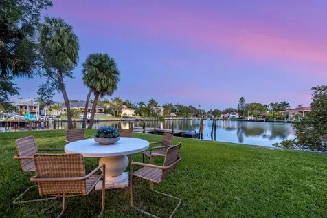 1542 Gulfview Drive Sarasota FL 34236