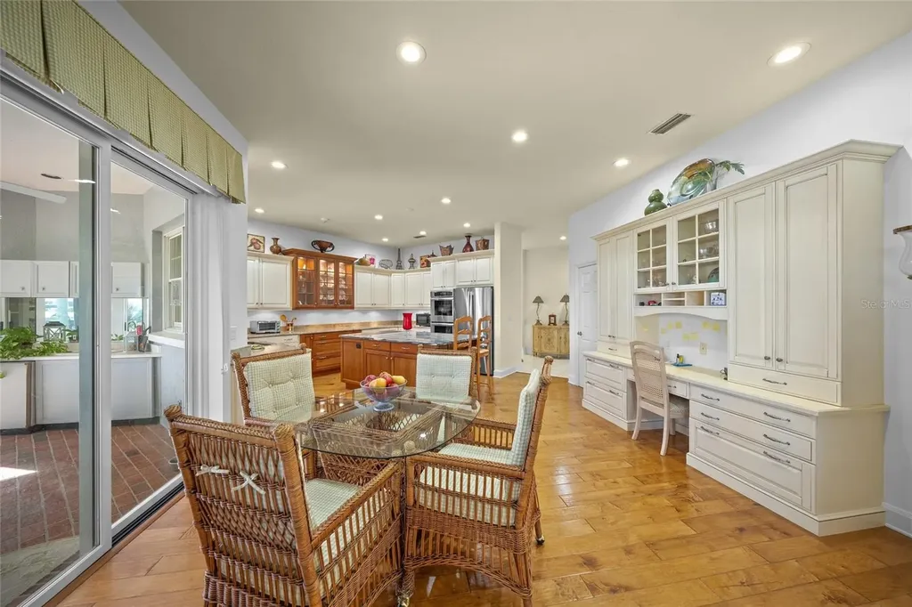 3099 Dick Wilson Drive Sarasota FL 34240