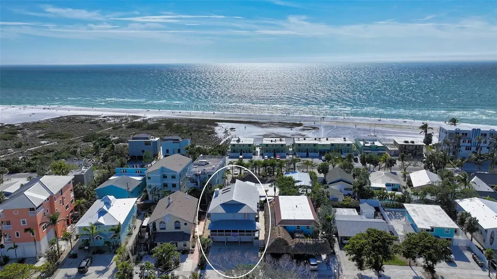 126/128 Avenida Veneccia Sarasota FL 34242