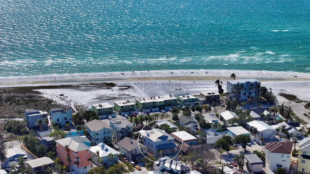 126/128 Avenida Veneccia Sarasota FL 34242