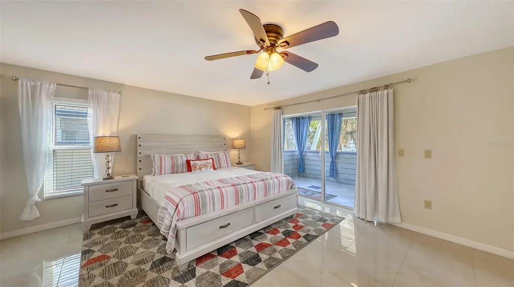 126/128 Avenida Veneccia Sarasota FL 34242