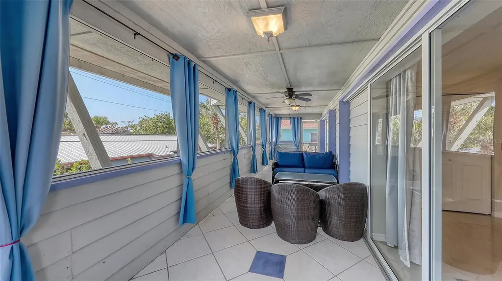 126/128 Avenida Veneccia Sarasota FL 34242