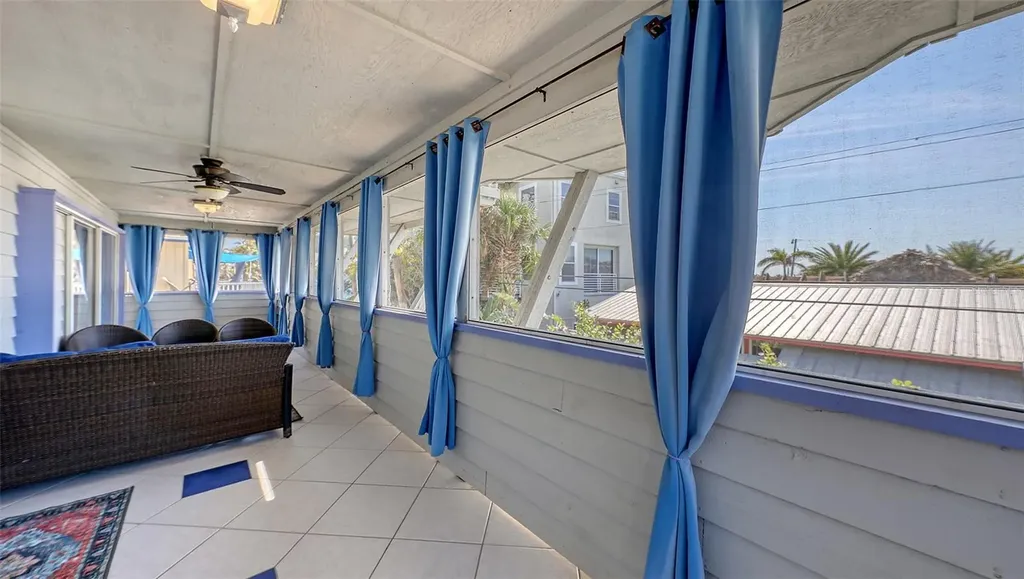 126/128 Avenida Veneccia Sarasota FL 34242
