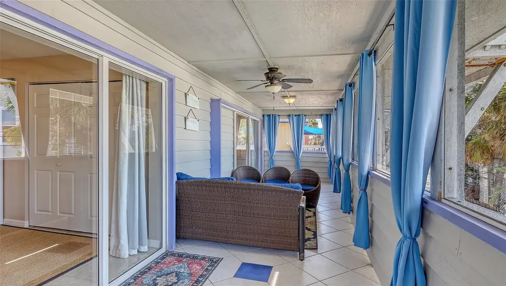 126/128 Avenida Veneccia Sarasota FL 34242