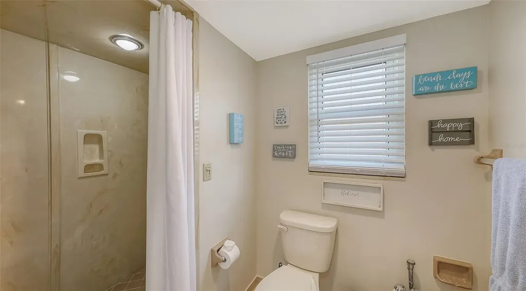 126/128 Avenida Veneccia Sarasota FL 34242
