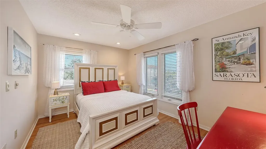 126/128 Avenida Veneccia Sarasota FL 34242