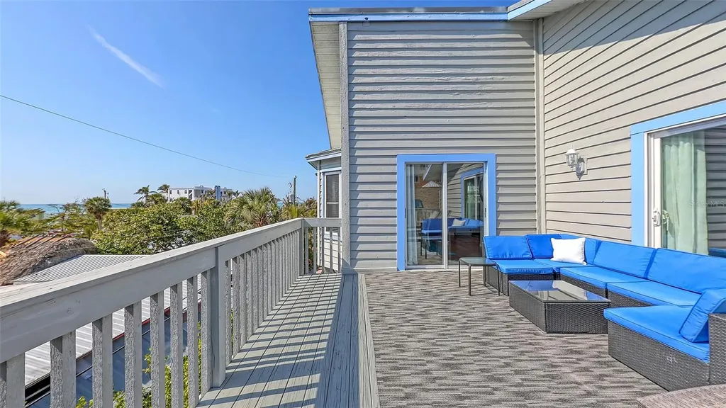 126/128 Avenida Veneccia Sarasota FL 34242