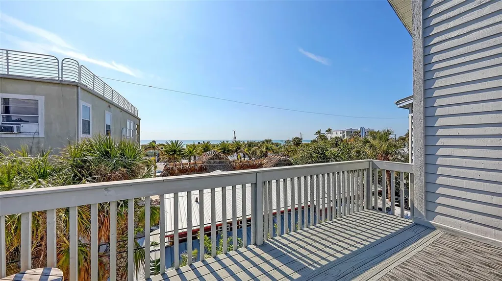 126/128 Avenida Veneccia Sarasota FL 34242