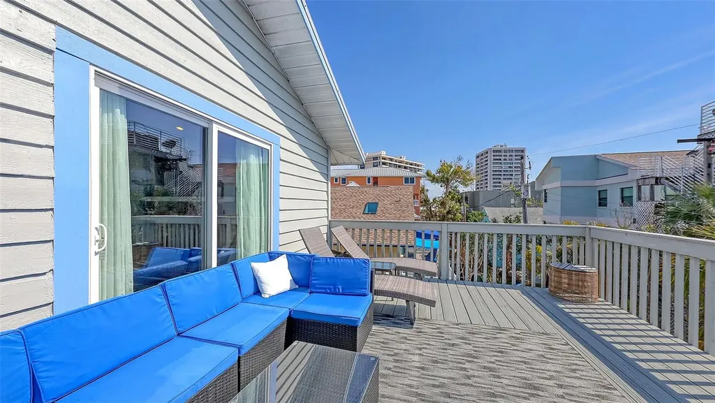 126/128 Avenida Veneccia Sarasota FL 34242