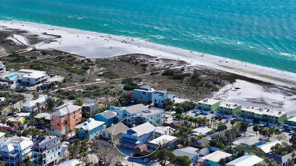 126/128 Avenida Veneccia Sarasota FL 34242