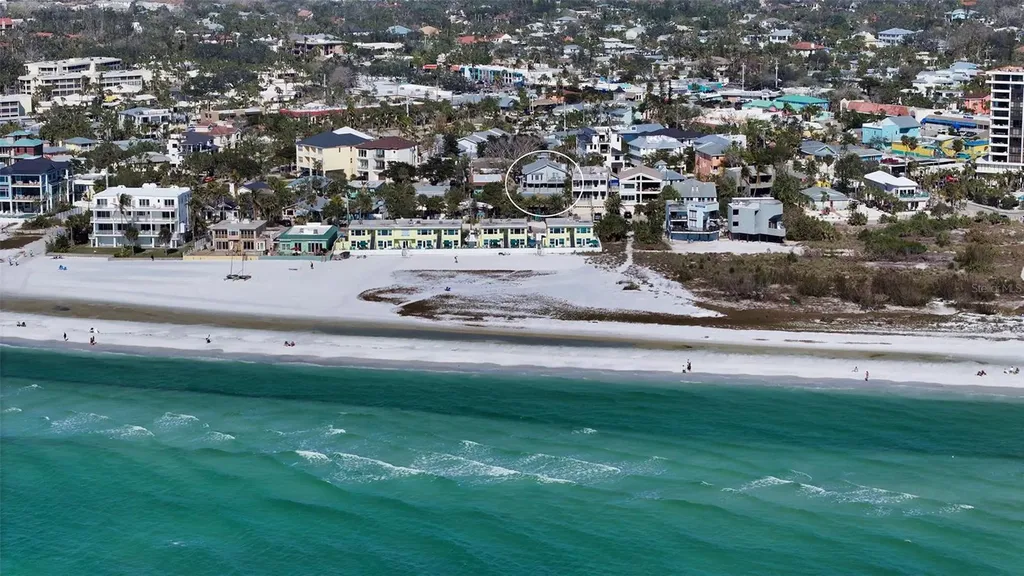 126/128 Avenida Veneccia Sarasota FL 34242
