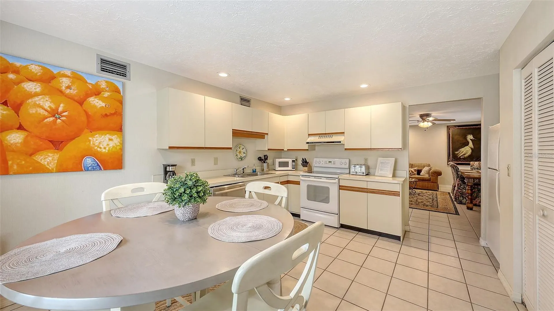 126/128 Avenida Veneccia Sarasota FL 34242