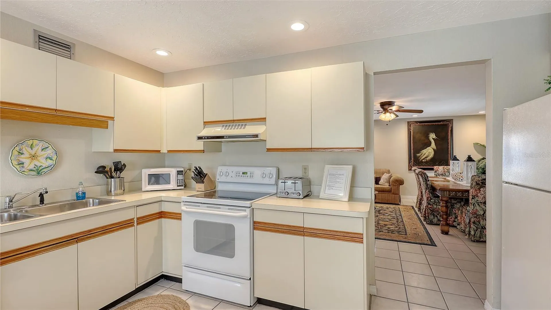 126/128 Avenida Veneccia Sarasota FL 34242