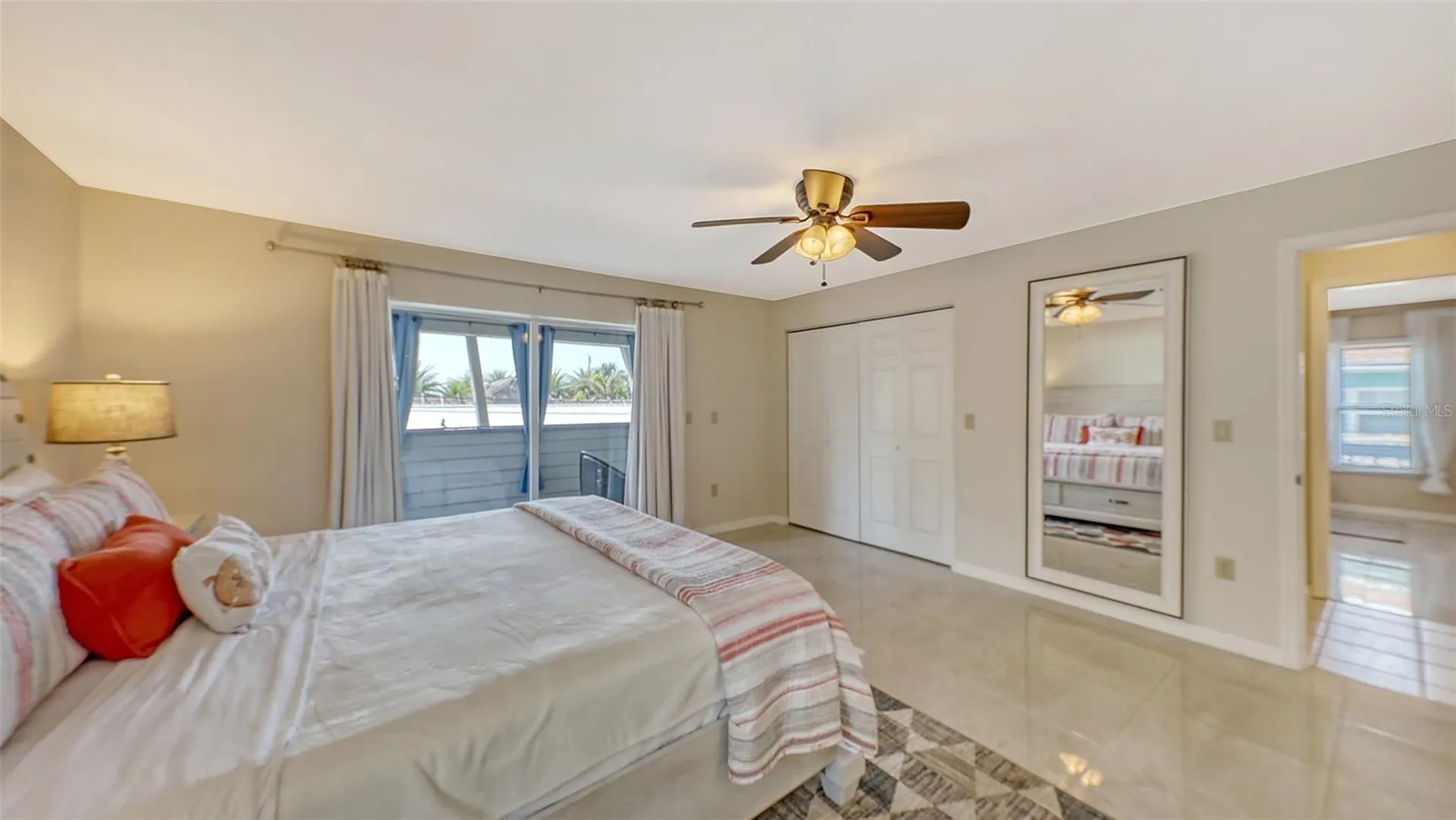 126/128 Avenida Veneccia Sarasota FL 34242