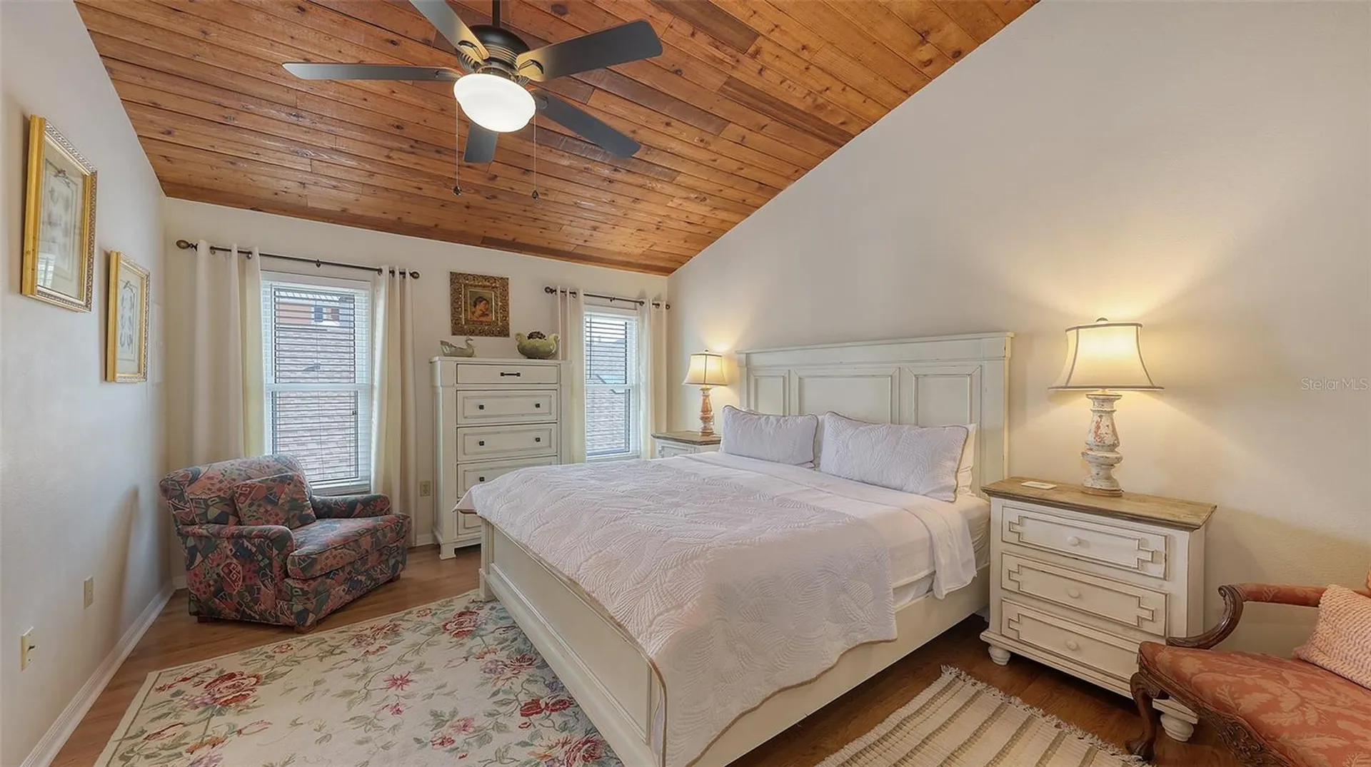 126/128 Avenida Veneccia Sarasota FL 34242