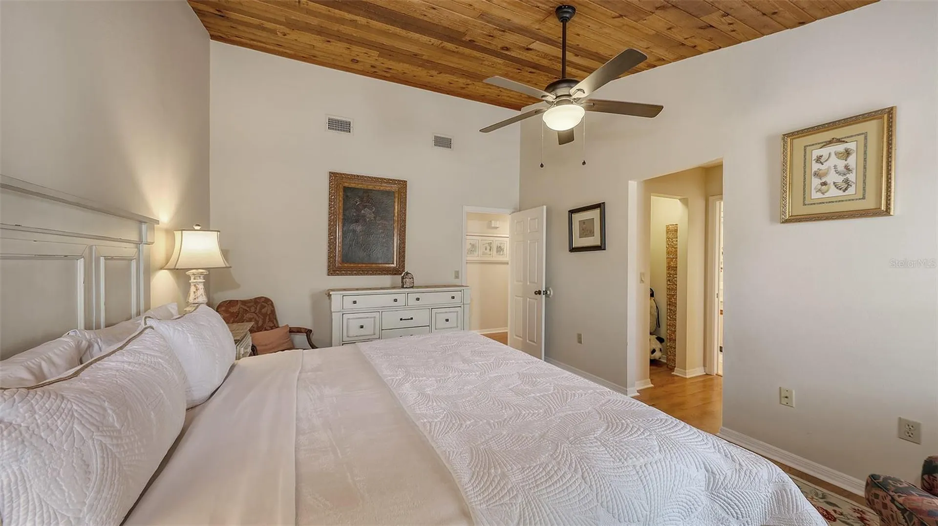 126/128 Avenida Veneccia Sarasota FL 34242