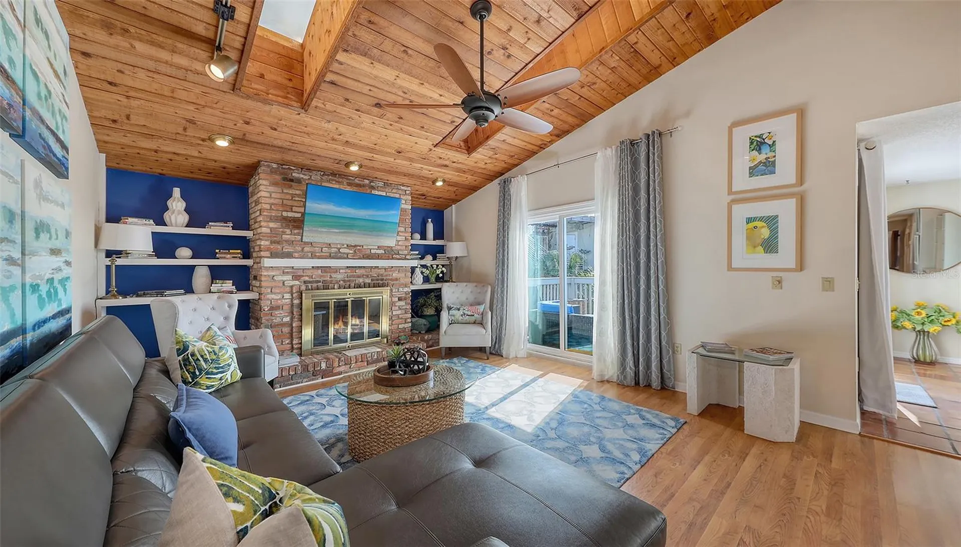 126/128 Avenida Veneccia Sarasota FL 34242
