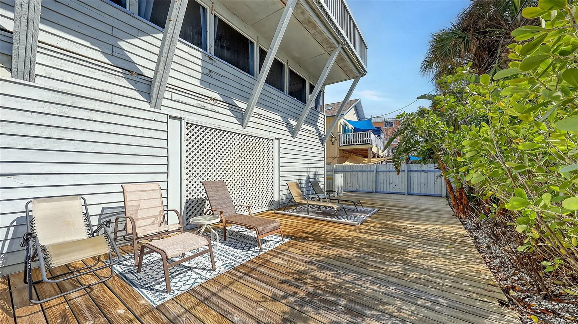 126/128 Avenida Veneccia Sarasota FL 34242