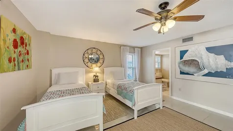 126/128 Avenida Veneccia Sarasota FL 34242