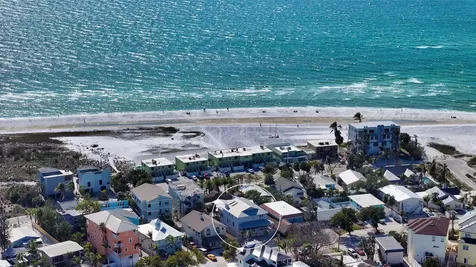 126/128 Avenida Veneccia Sarasota FL 34242