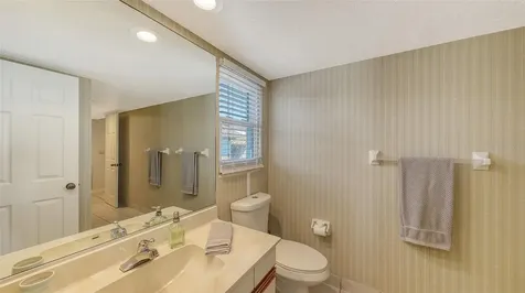126/128 Avenida Veneccia Sarasota FL 34242