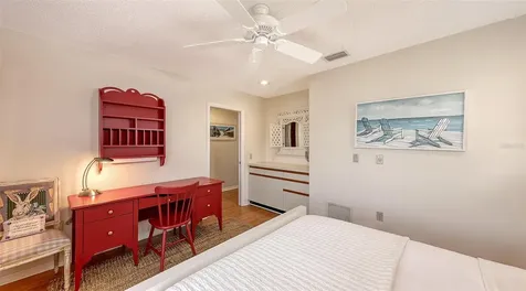 126/128 Avenida Veneccia Sarasota FL 34242