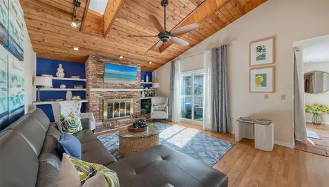 126/128 Avenida Veneccia Sarasota FL 34242