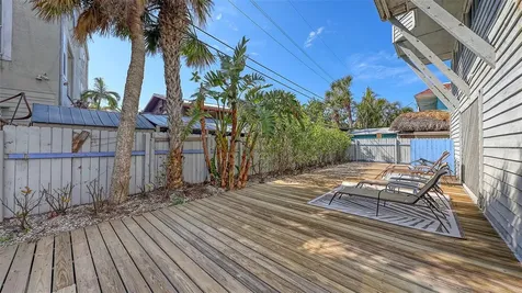 126/128 Avenida Veneccia Sarasota FL 34242