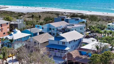 126/128 Avenida Veneccia Sarasota FL 34242