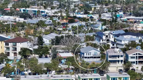 126/128 Avenida Veneccia Sarasota FL 34242