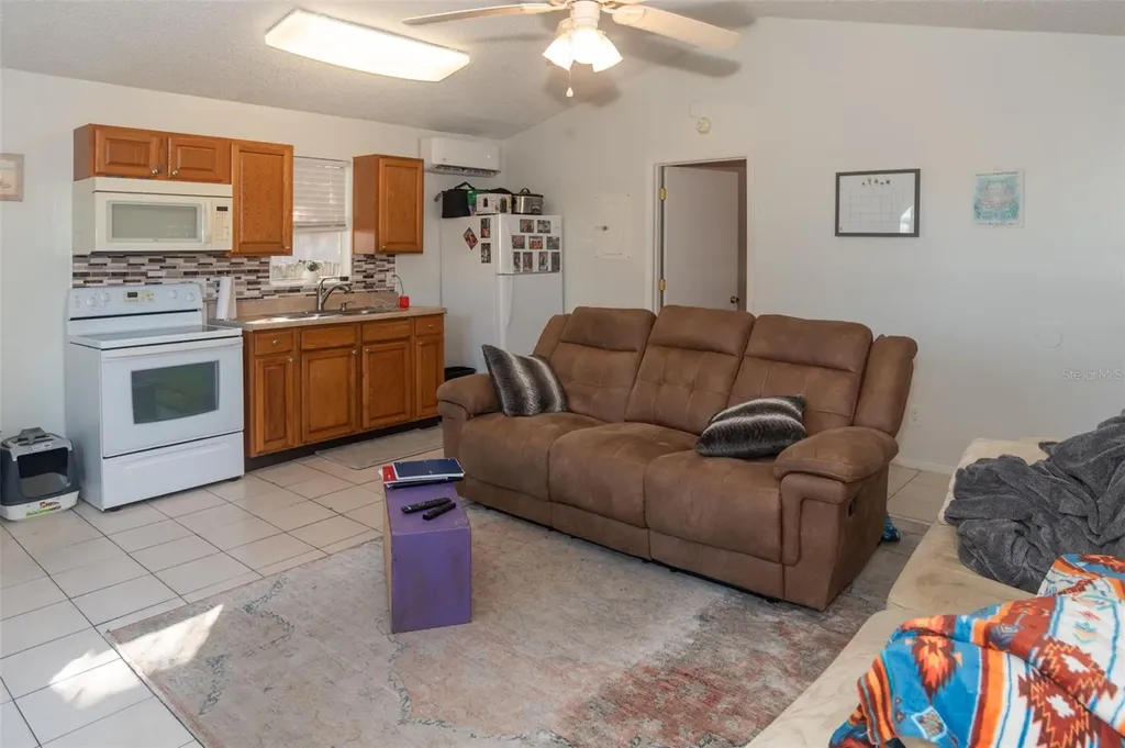 111 Avenida De La Isla Nokomis FL 34275