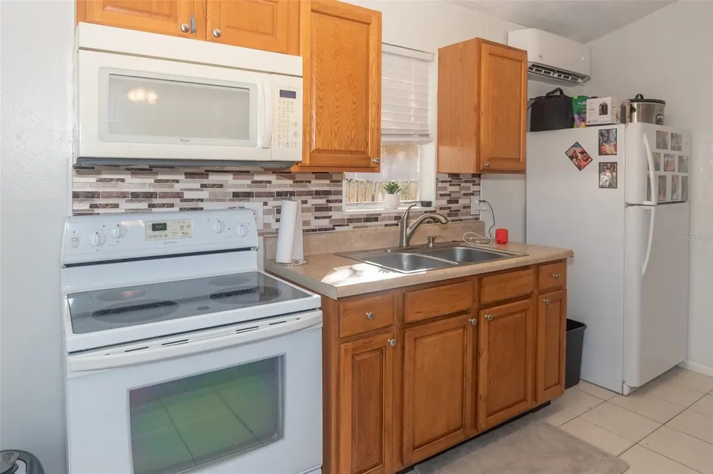 111 Avenida De La Isla Nokomis FL 34275