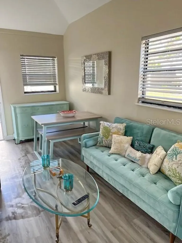 111 Avenida De La Isla Nokomis FL 34275