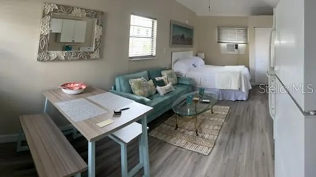 111 Avenida De La Isla Nokomis FL 34275