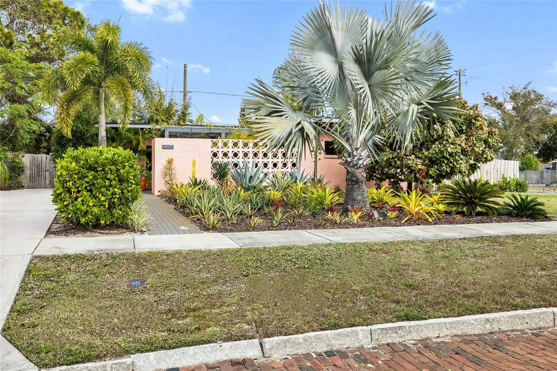 4601 3rd Avenue N St Petersburg FL 33713