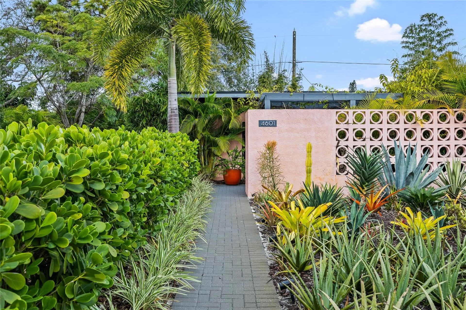 4601 3rd Avenue N St Petersburg FL 33713