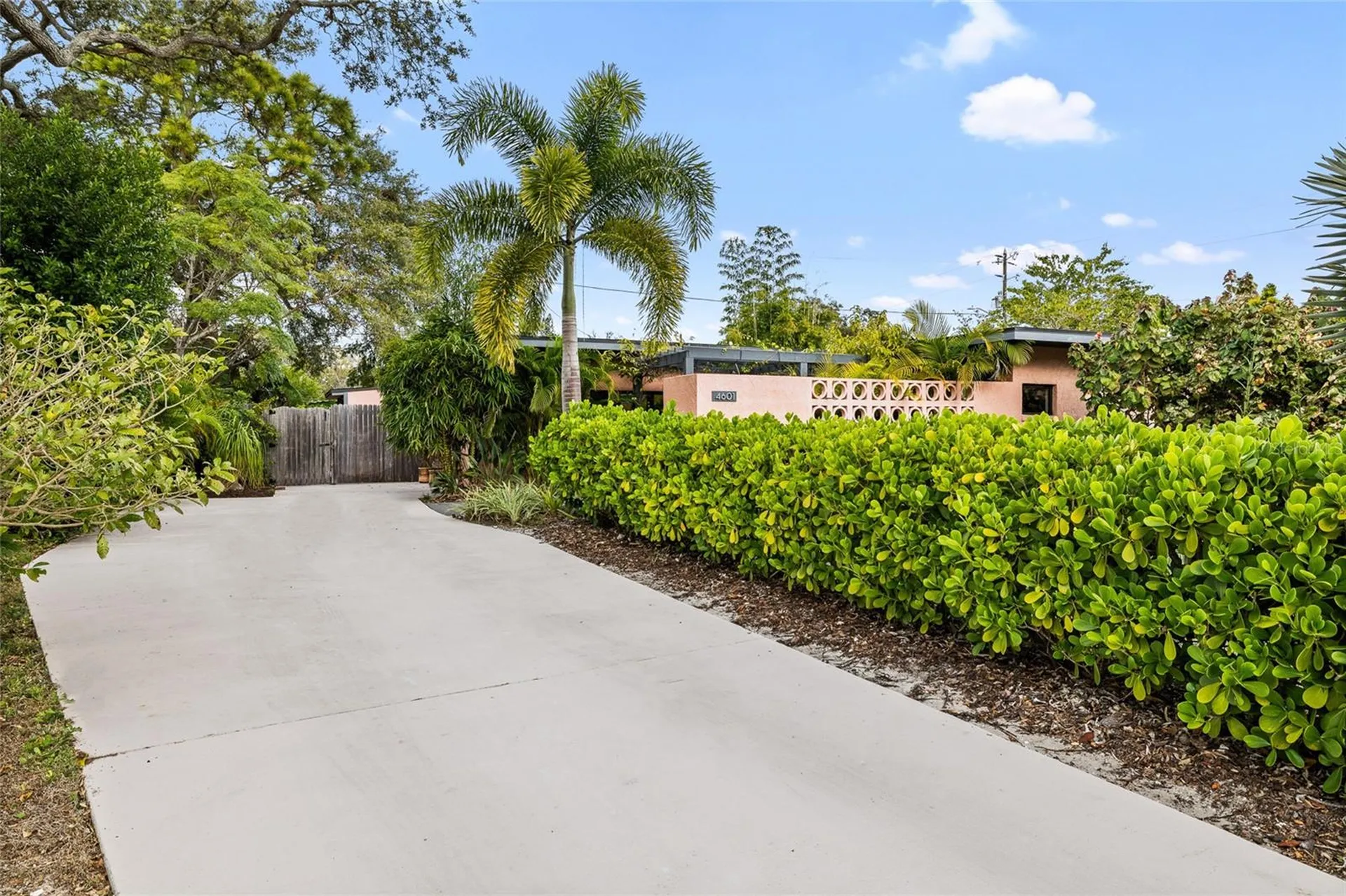 4601 3rd Avenue N St Petersburg FL 33713