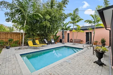 4601 3rd Avenue N St Petersburg FL 33713