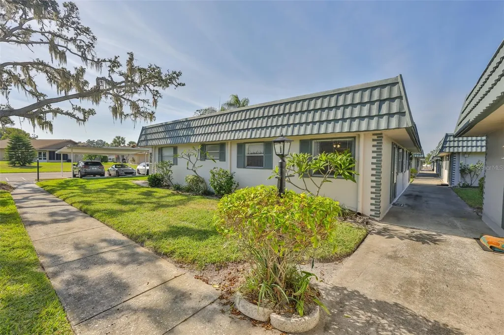 1811 Bedford Lane Sun City Center FL 33573