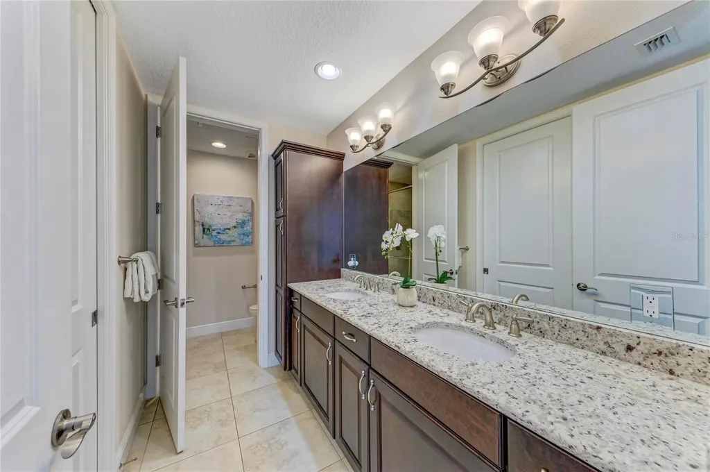 391 Aruba Circle Bradenton FL 34209