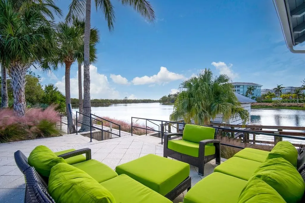 391 Aruba Circle Bradenton FL 34209