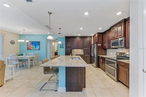 391 Aruba Circle Bradenton FL 34209